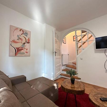 Boho Apartment Ниш Экстерьер фото
